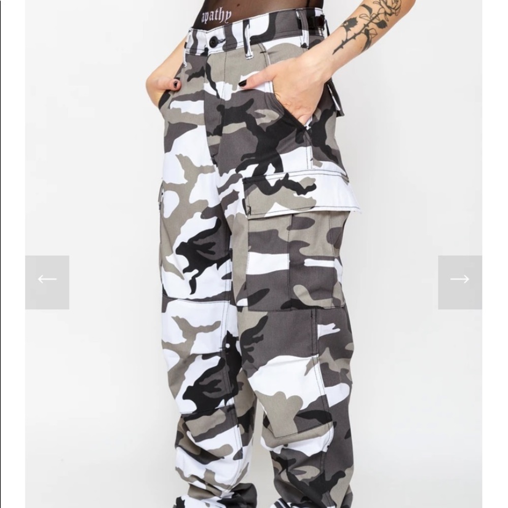 Goodbye Bread Camo Cargo Pants Size Medium